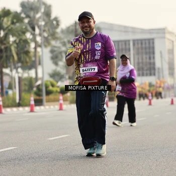 Runner Photo 5926074