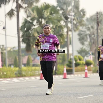 Runner Photo 5927002