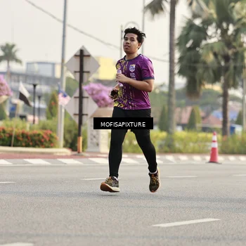 Runner Photo 5927858