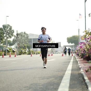 Runner Photo 5930023
