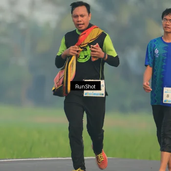 Runner Photo 5930504