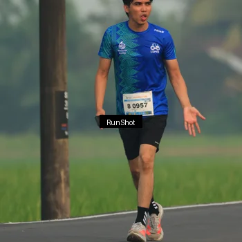 Runner Photo 5932123