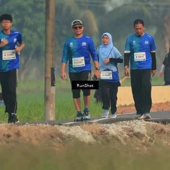 Runner Photo 5933246