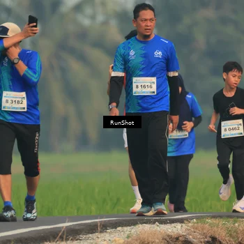 Runner Photo 5933517