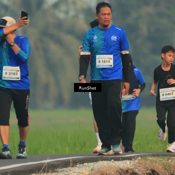 Runner Photo 5933518