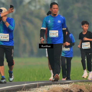 Runner Photo 5933521