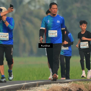 Runner Photo 5933525