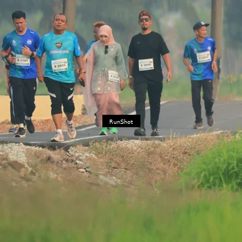 Runner Photo 5935423