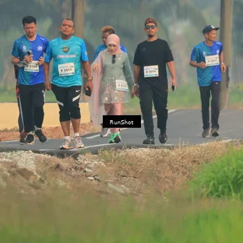 Runner Photo 5935426