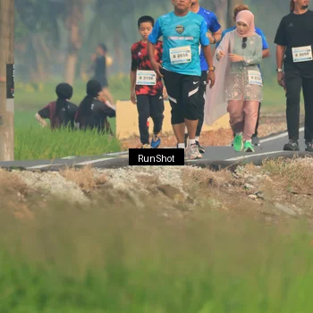Runner Photo 5935452