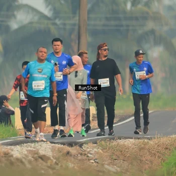 Runner Photo 5935458