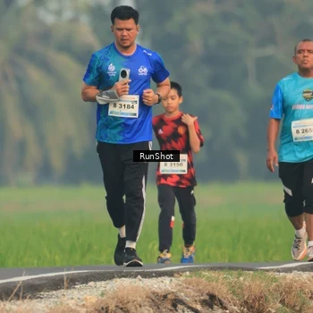 Runner Photo 5935529