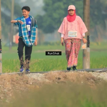 Runner Photo 5936235