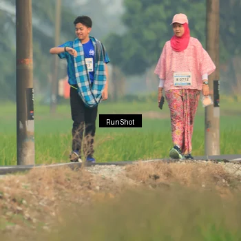 Runner Photo 5936243