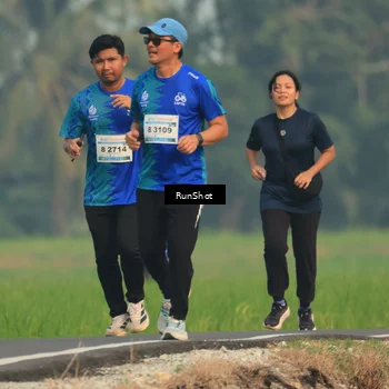 Runner Photo 5936563