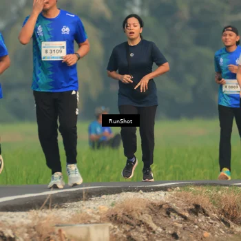 Runner Photo 5936596