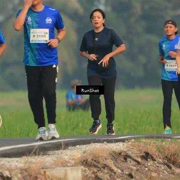 Runner Photo 5936598