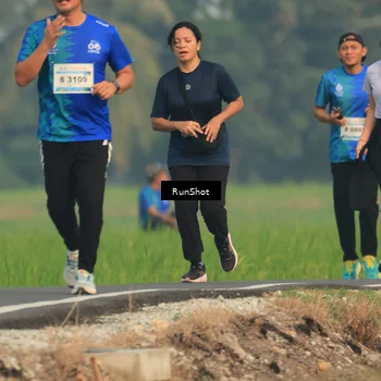 Runner Photo 5936605