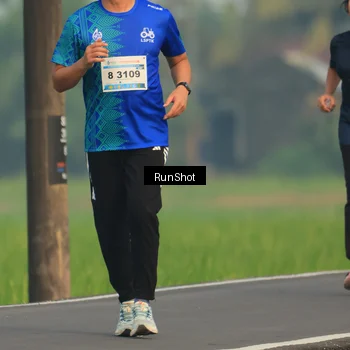 Runner Photo 5936653