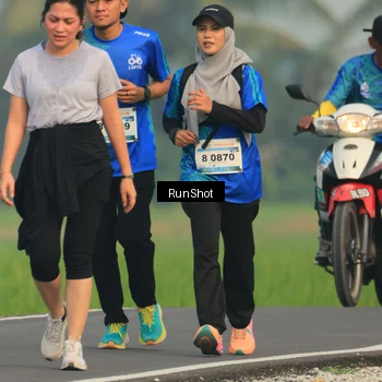 Runner Photo 5936765