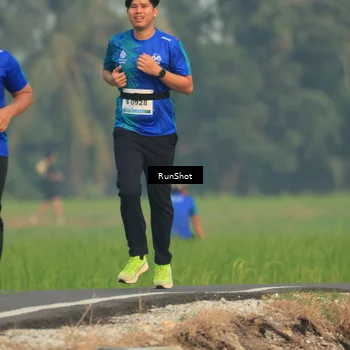 Runner Photo 5936889