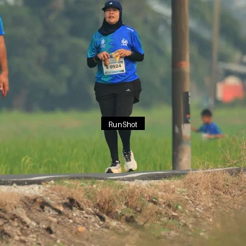 Runner Photo 5937048