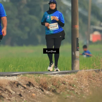 Runner Photo 5937054