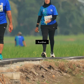 Runner Photo 5937056