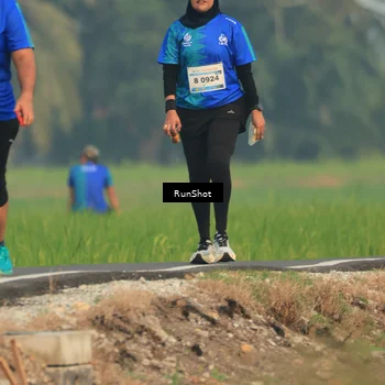 Runner Photo 5937073