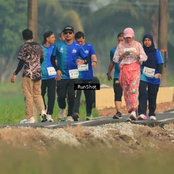 Runner Photo 5937097
