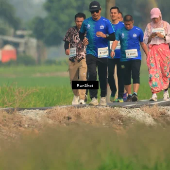 Runner Photo 5937111