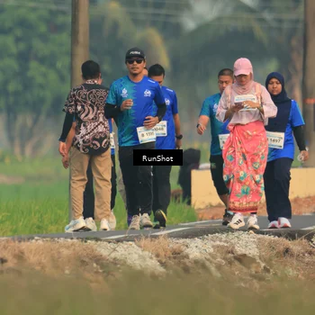 Runner Photo 5937113