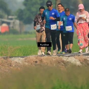 Runner Photo 5937115