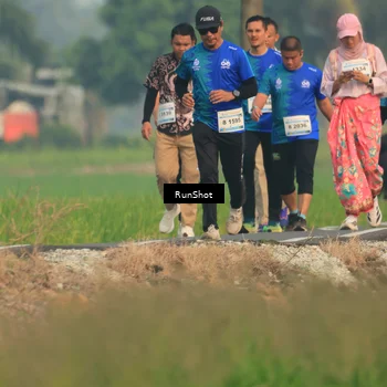 Runner Photo 5937117