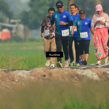Runner Photo 5937118