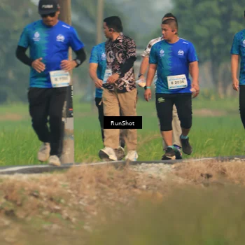 Runner Photo 5937190