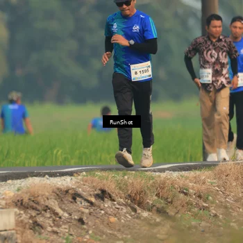 Runner Photo 5937210