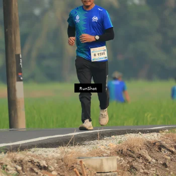 Runner Photo 5937243