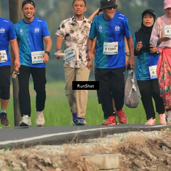 Runner Photo 5937374