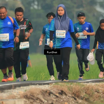 Runner Photo 5937624