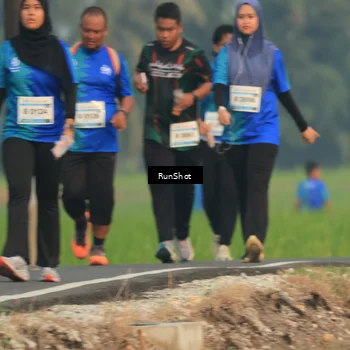 Runner Photo 5937665