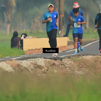 Runner Photo 5937764