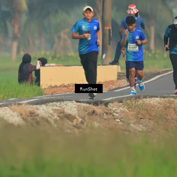 Runner Photo 5937765