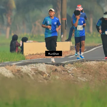 Runner Photo 5937769