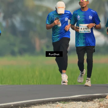 Runner Photo 5937896