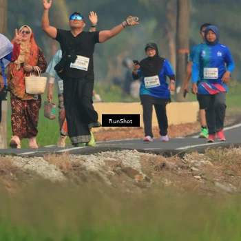 Runner Photo 5938594