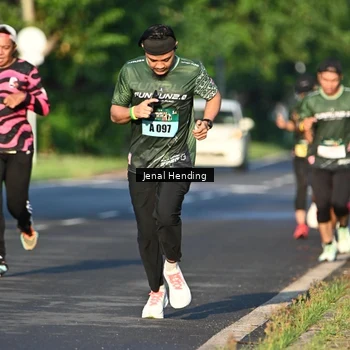Runner Photo 5942399