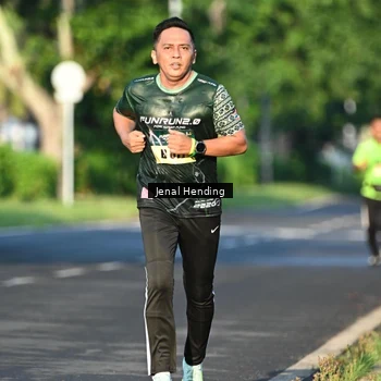 Runner Photo 5942503