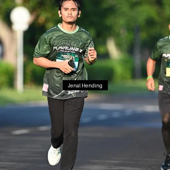 Runner Photo 5942594