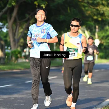 Runner Photo 5943072